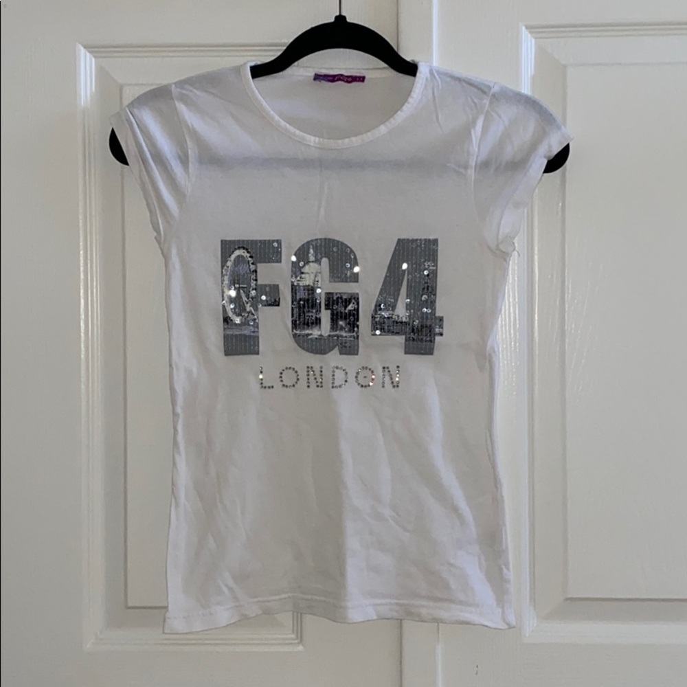 NWOT UO Vintage y2k White Clear Sequin London T-shirt